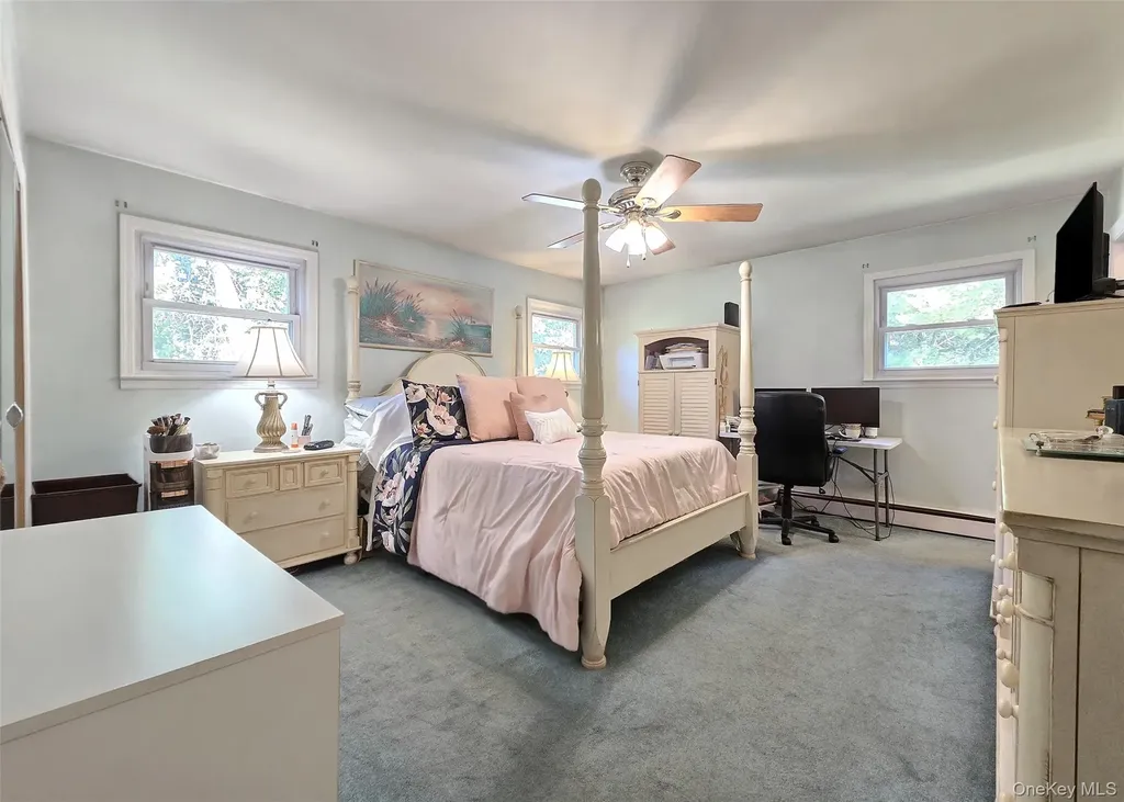 15 Garden Lane Yaphank NY 11980