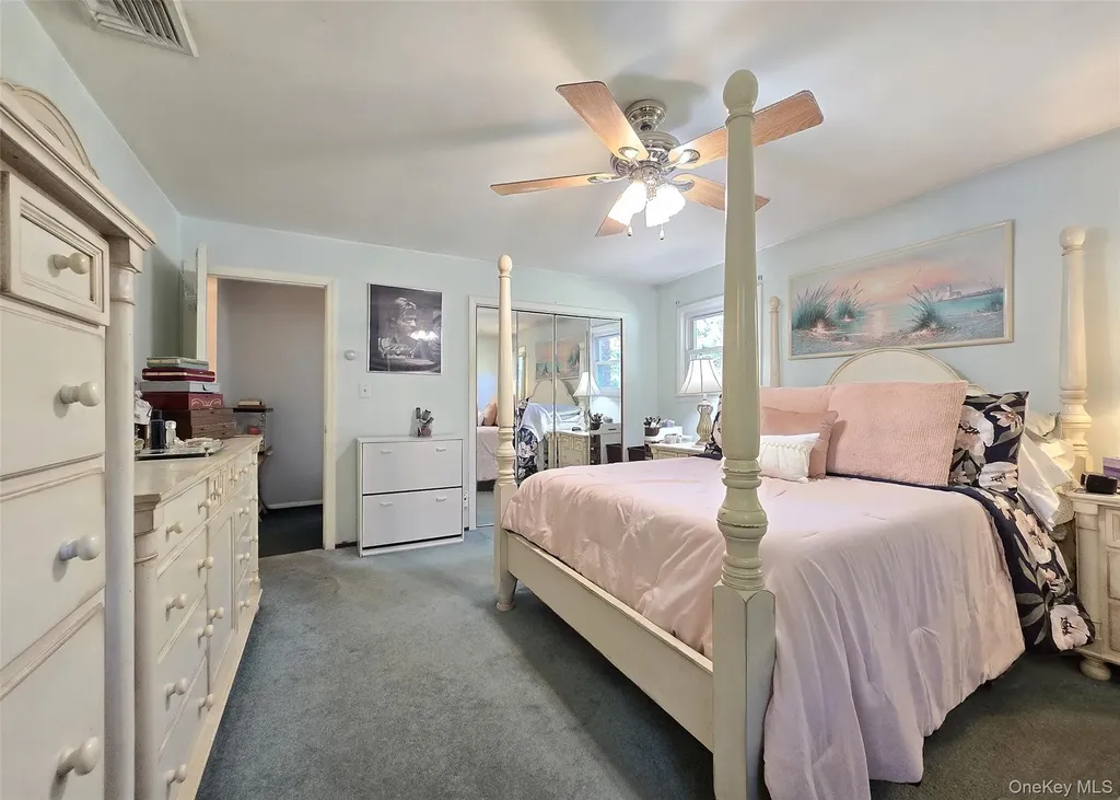 15 Garden Lane Yaphank NY 11980