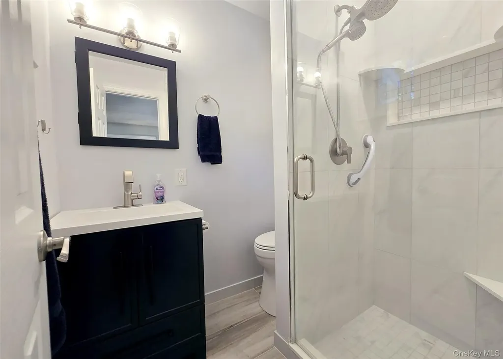 15 Garden Lane Yaphank NY 11980