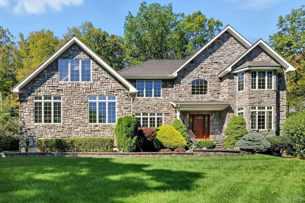 4 Hamlet Way Hopewell Junction NY 12533