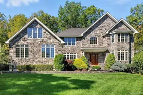 4 Hamlet Way Hopewell Junction NY 12533