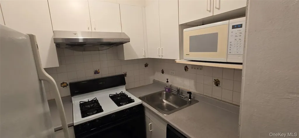 94-11 60th Avenue Elmhurst NY 11373