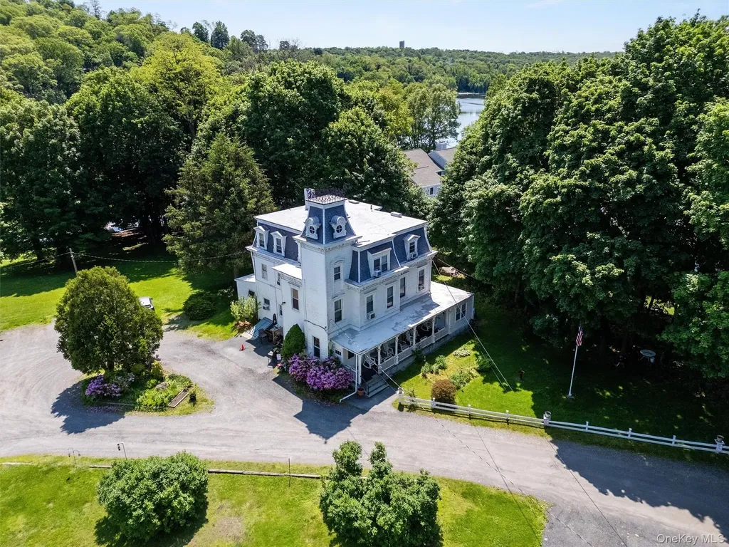 1860 E Main Street Mohegan Lake NY 10547