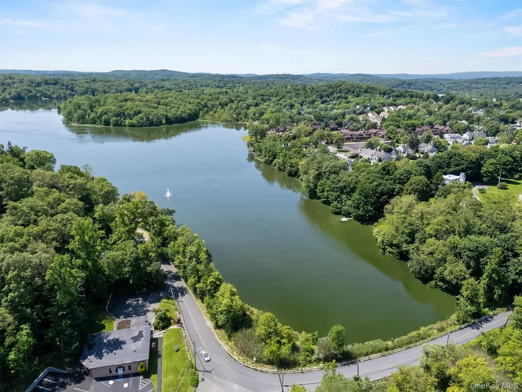 1860 E Main Street Mohegan Lake NY 10547