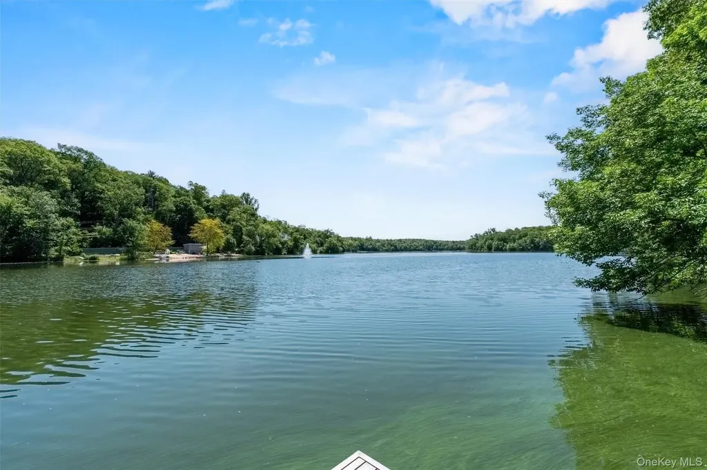 1860 E Main Street Mohegan Lake NY 10547
