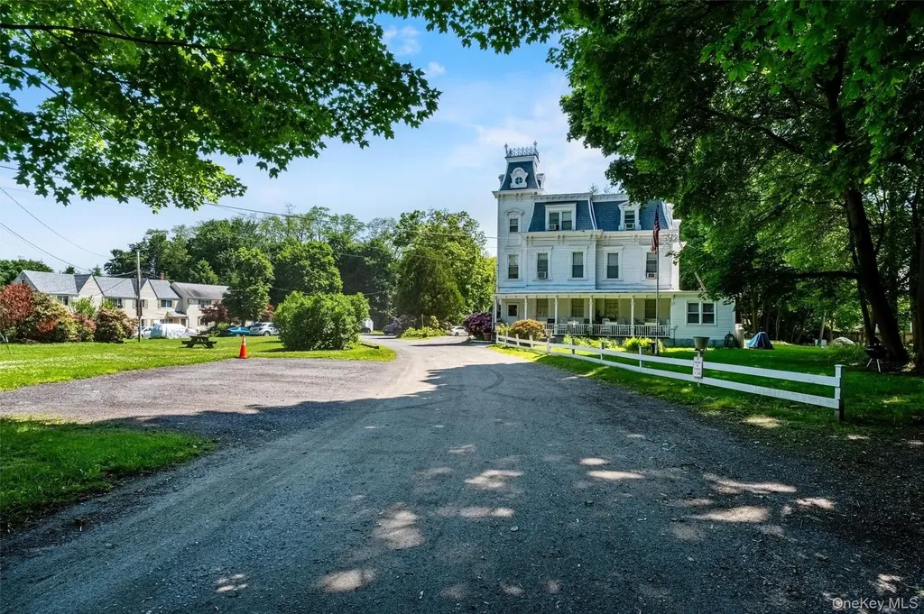 1860 E Main Street Mohegan Lake NY 10547