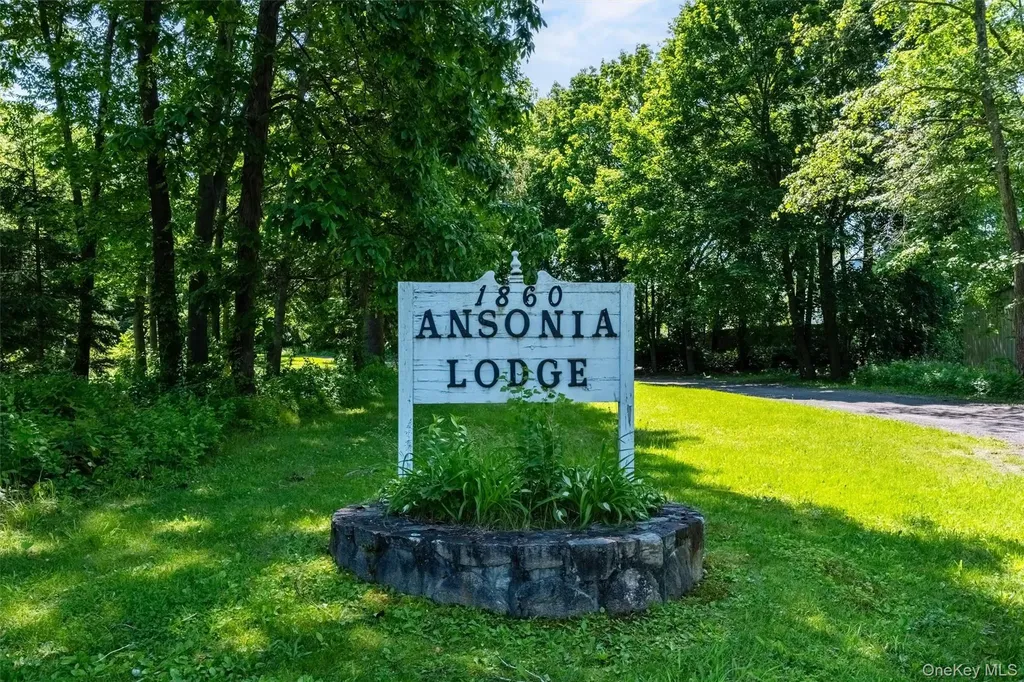 1860 E Main Street Mohegan Lake NY 10547