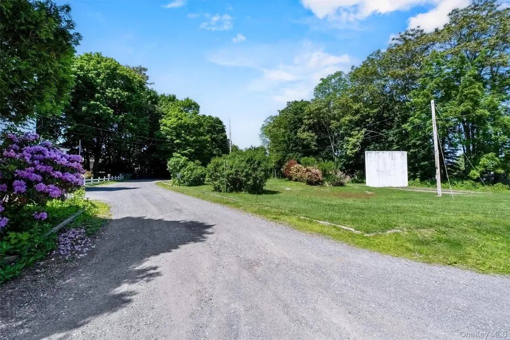 1860 E Main Street Mohegan Lake NY 10547