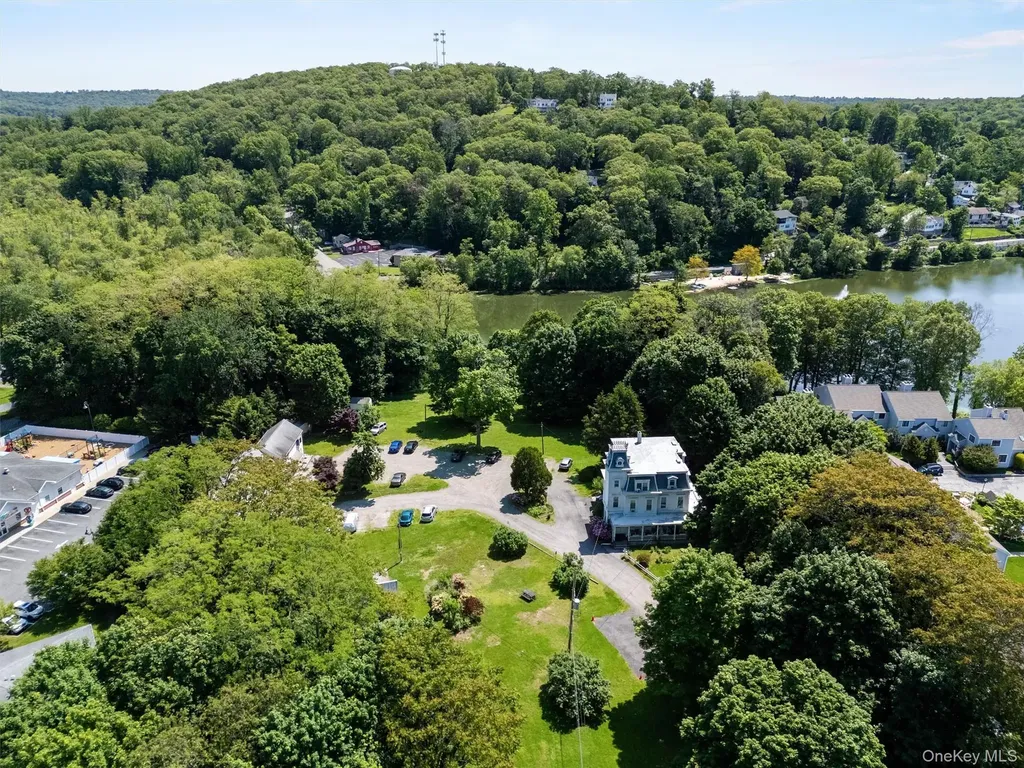1860 E Main Street Mohegan Lake NY 10547