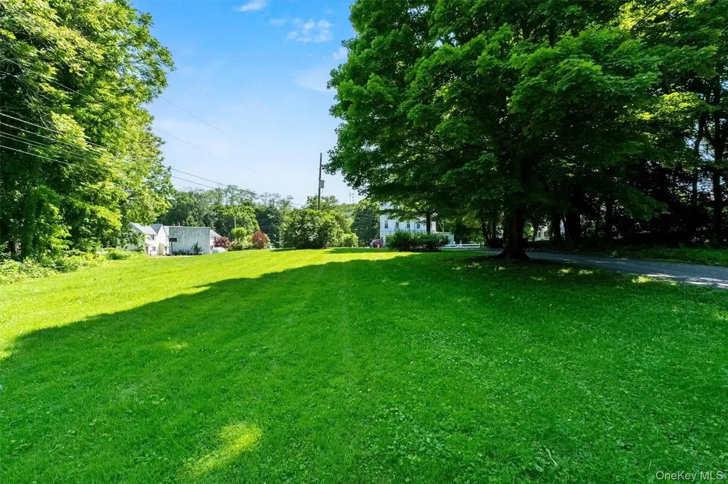 1860 E Main Street Mohegan Lake NY 10547