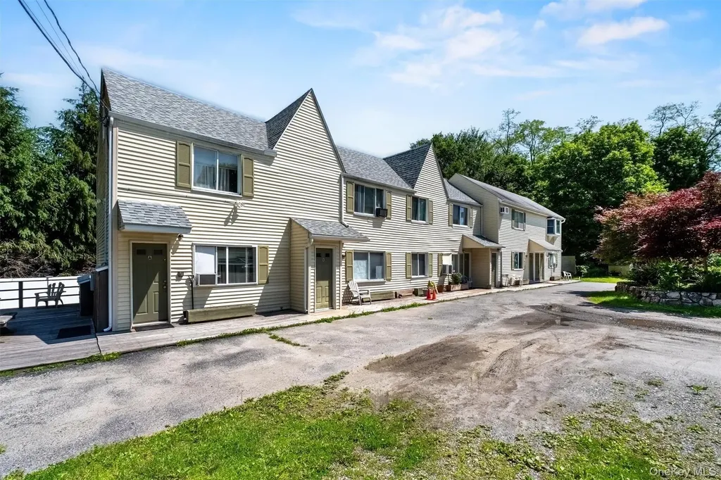 1860 E Main Street Mohegan Lake NY 10547