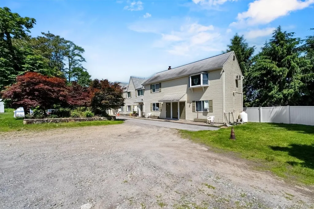 1860 E Main Street Mohegan Lake NY 10547