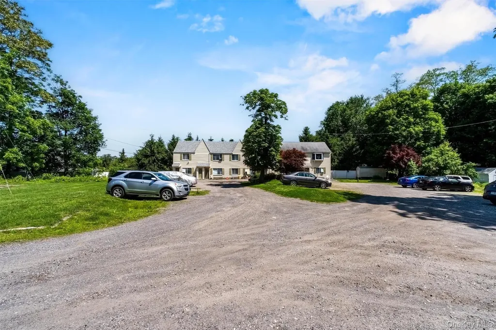 1860 E Main Street Mohegan Lake NY 10547