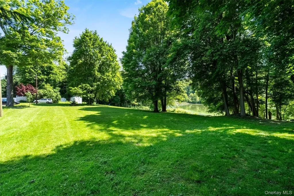 1860 E Main Street Mohegan Lake NY 10547