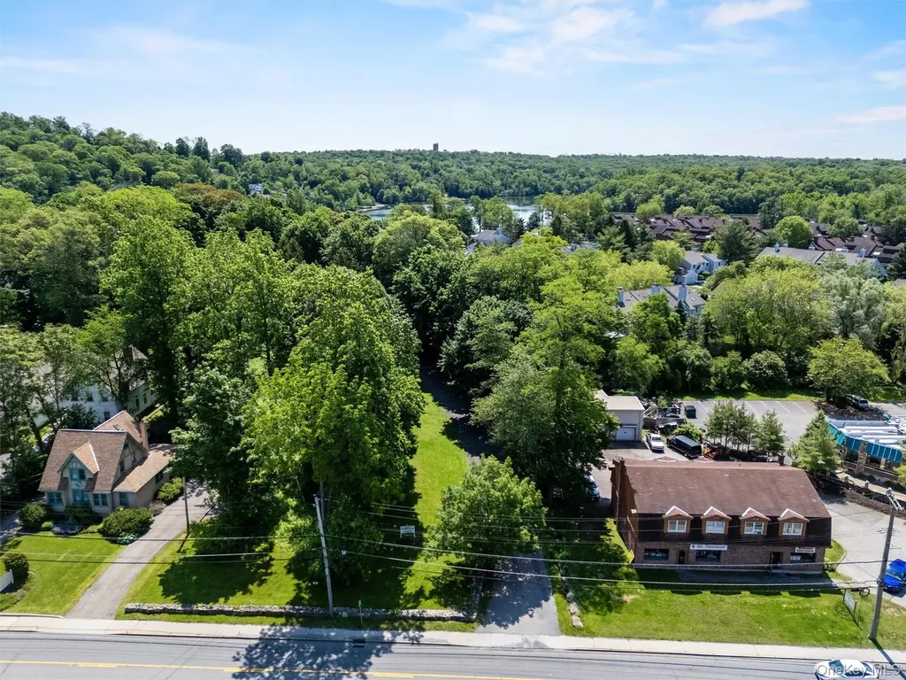 1860 E Main Street Mohegan Lake NY 10547