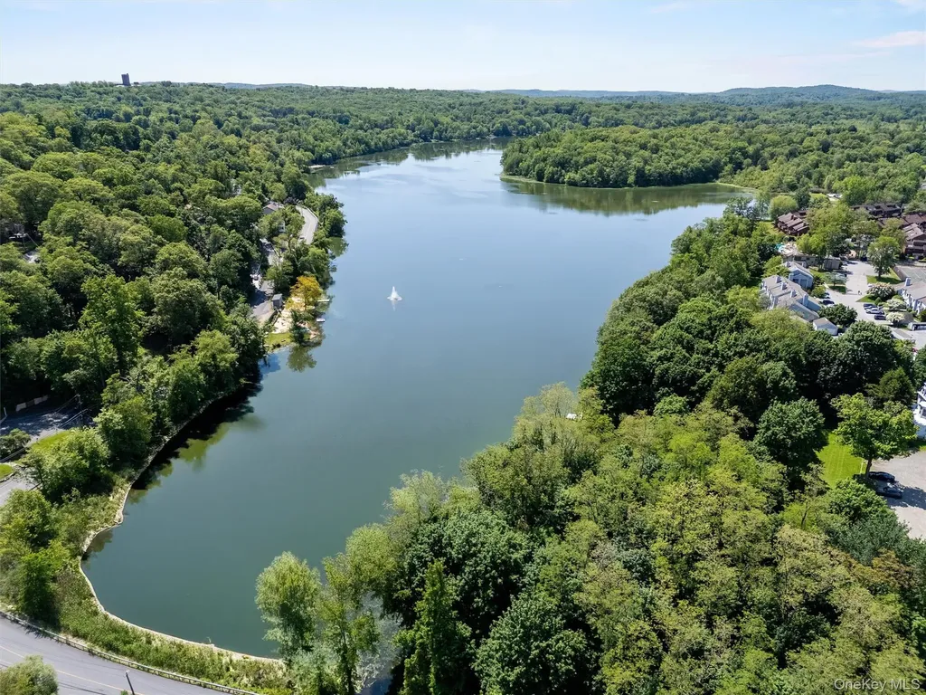1860 E Main Street Mohegan Lake NY 10547