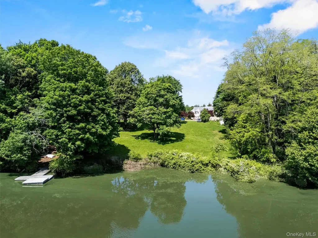 1860 E Main Street Mohegan Lake NY 10547