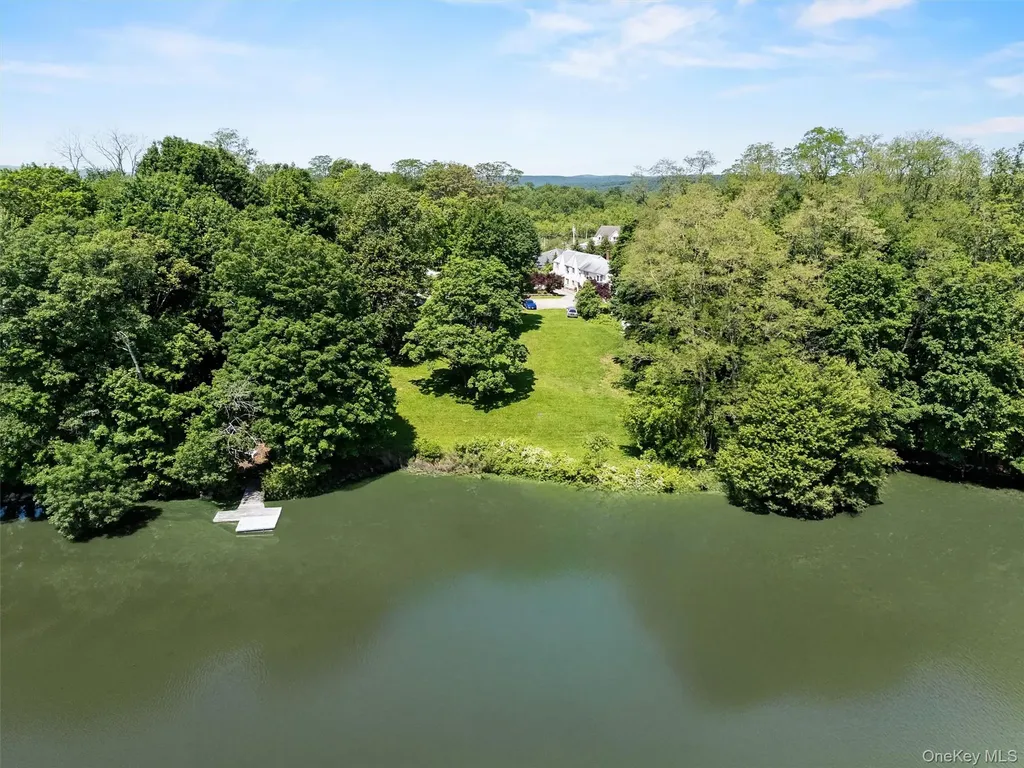1860 E Main Street Mohegan Lake NY 10547