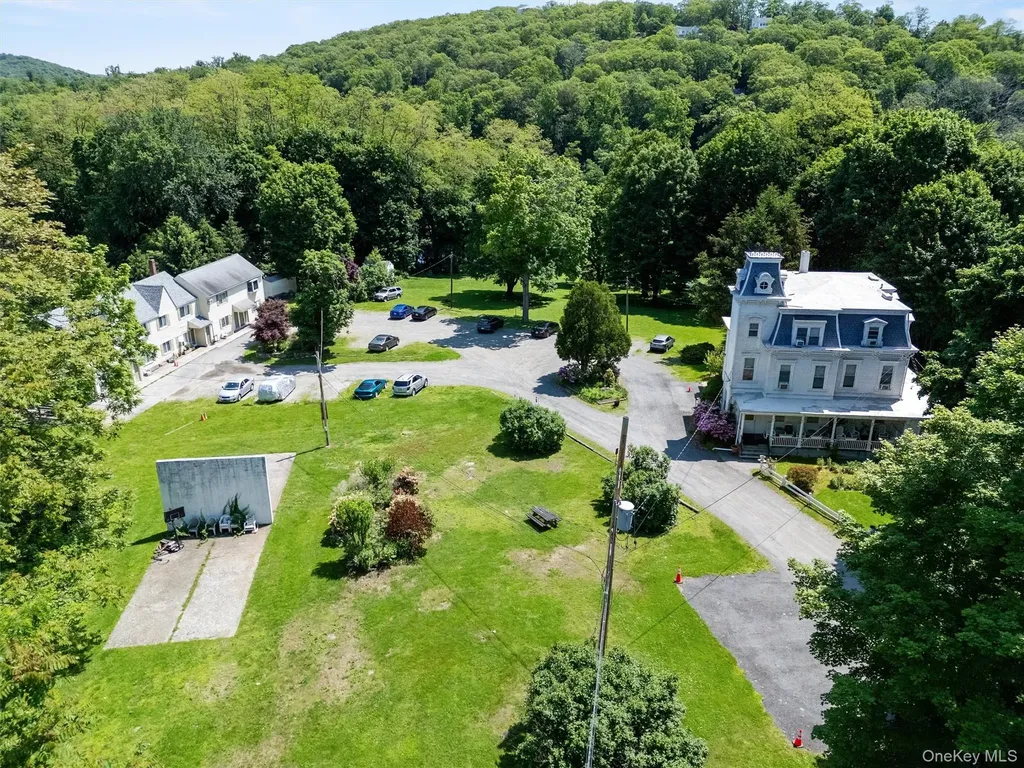 1860 E Main Street Mohegan Lake NY 10547
