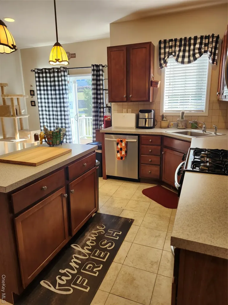 176 N River Drive Beacon NY 12508