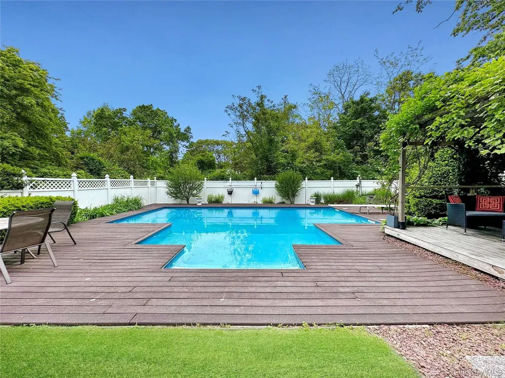 126 Overhill Road Wading River NY 11792