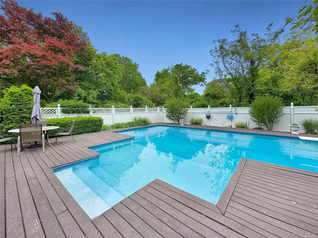 126 Overhill Road Wading River NY 11792