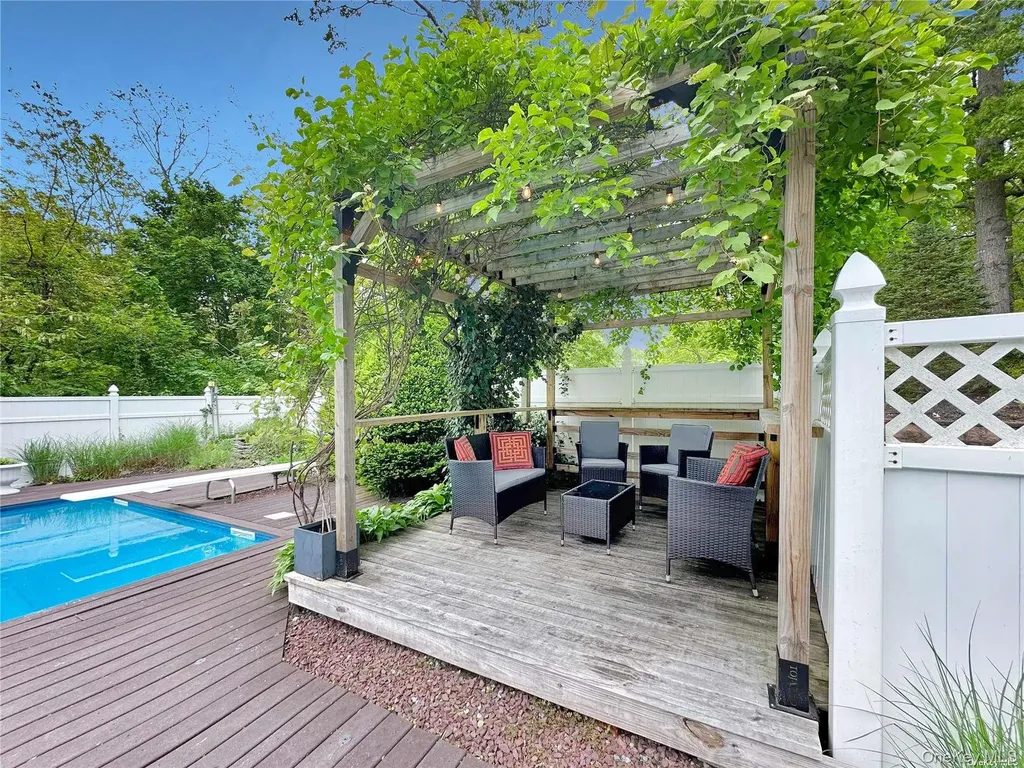 126 Overhill Road Wading River NY 11792