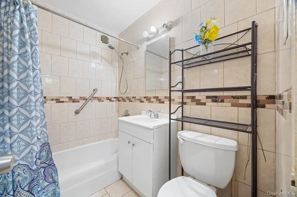 1966 Newbold Avenue Bronx NY 10472