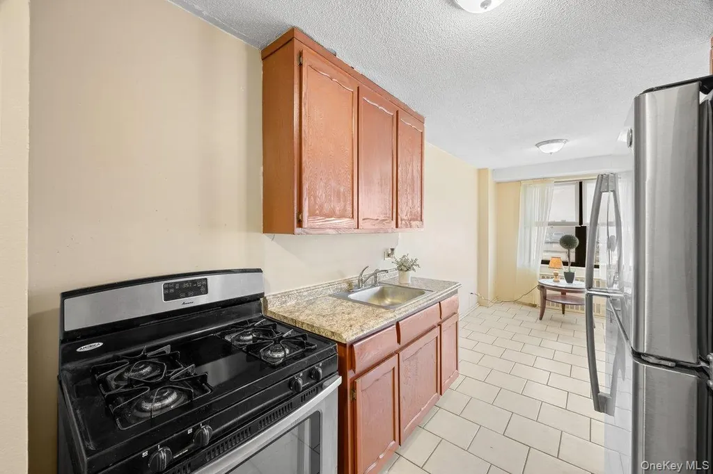 1966 Newbold Avenue Bronx NY 10472