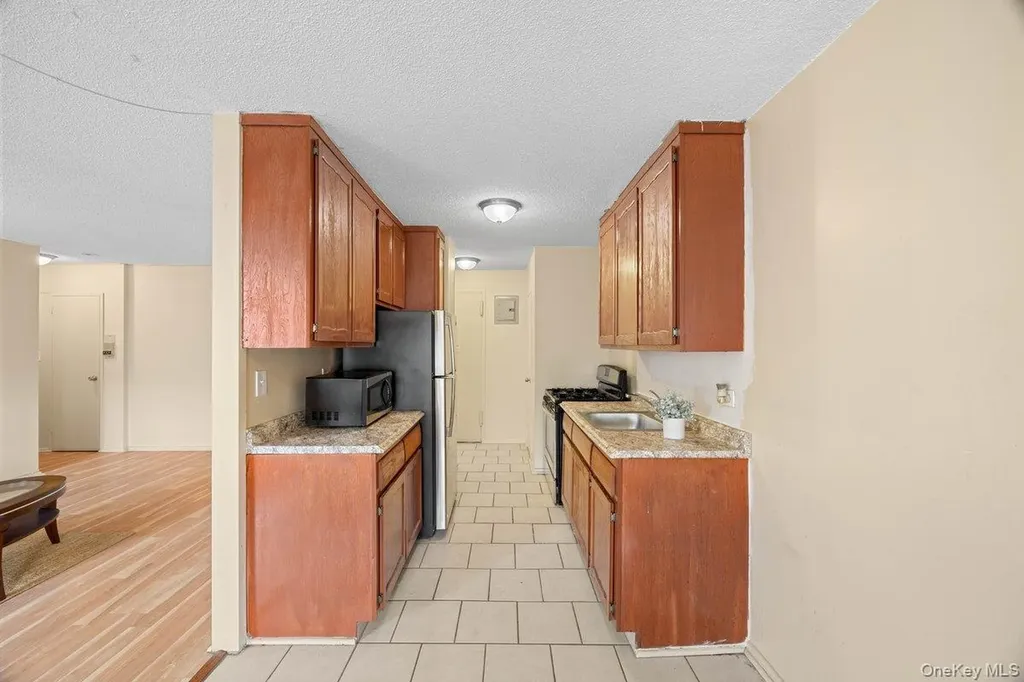 1966 Newbold Avenue Bronx NY 10472