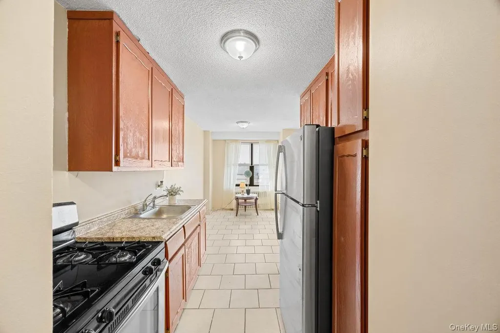 1966 Newbold Avenue Bronx NY 10472