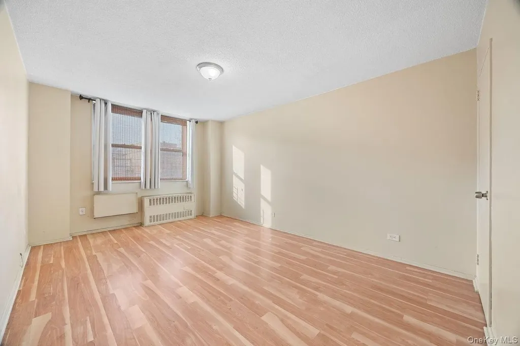 1966 Newbold Avenue Bronx NY 10472
