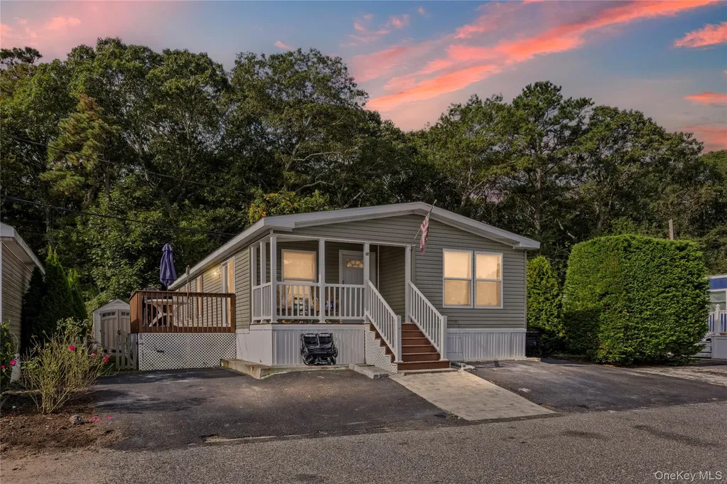 1795 Osborne Avenue Riverhead NY 11901