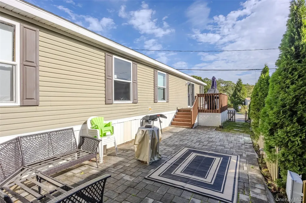 1795 Osborne Avenue Riverhead NY 11901