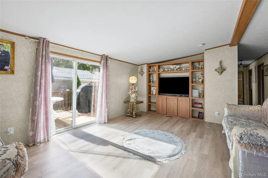 1795 Osborne Avenue Riverhead NY 11901