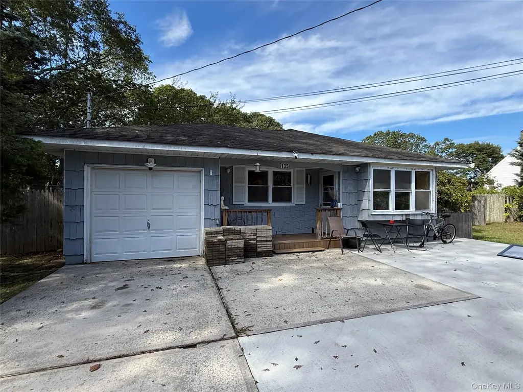 135 Forrest Avenue Shirley NY 11967