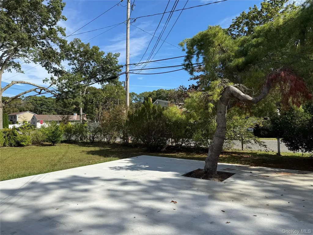 135 Forrest Avenue Shirley NY 11967