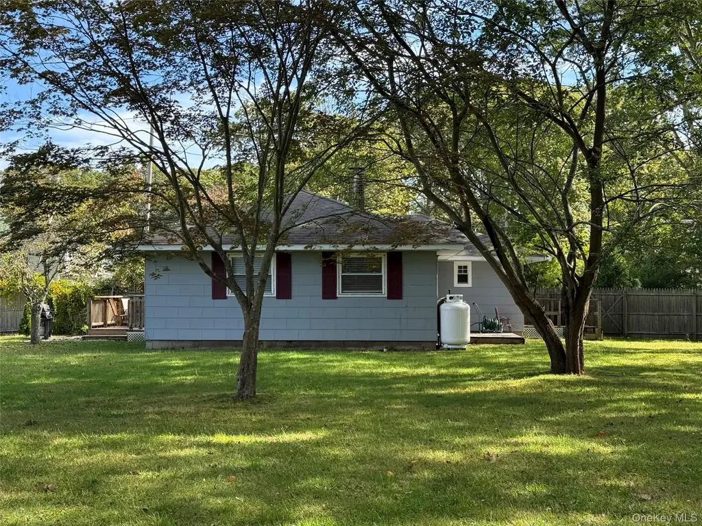 135 Forrest Avenue Shirley NY 11967
