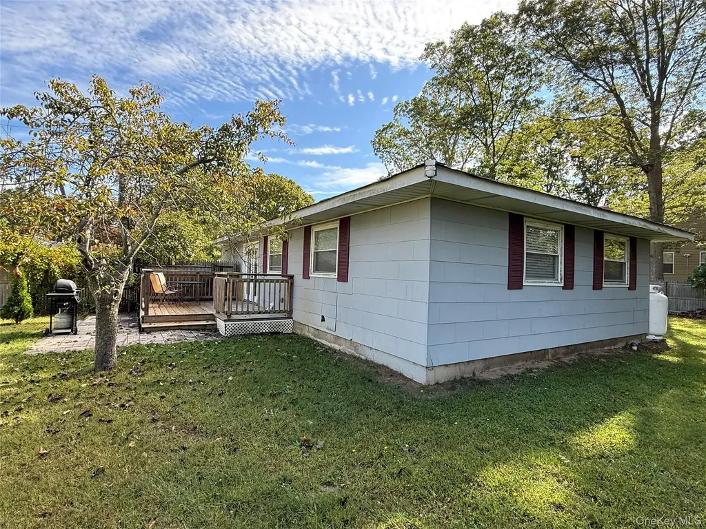 135 Forrest Avenue Shirley NY 11967