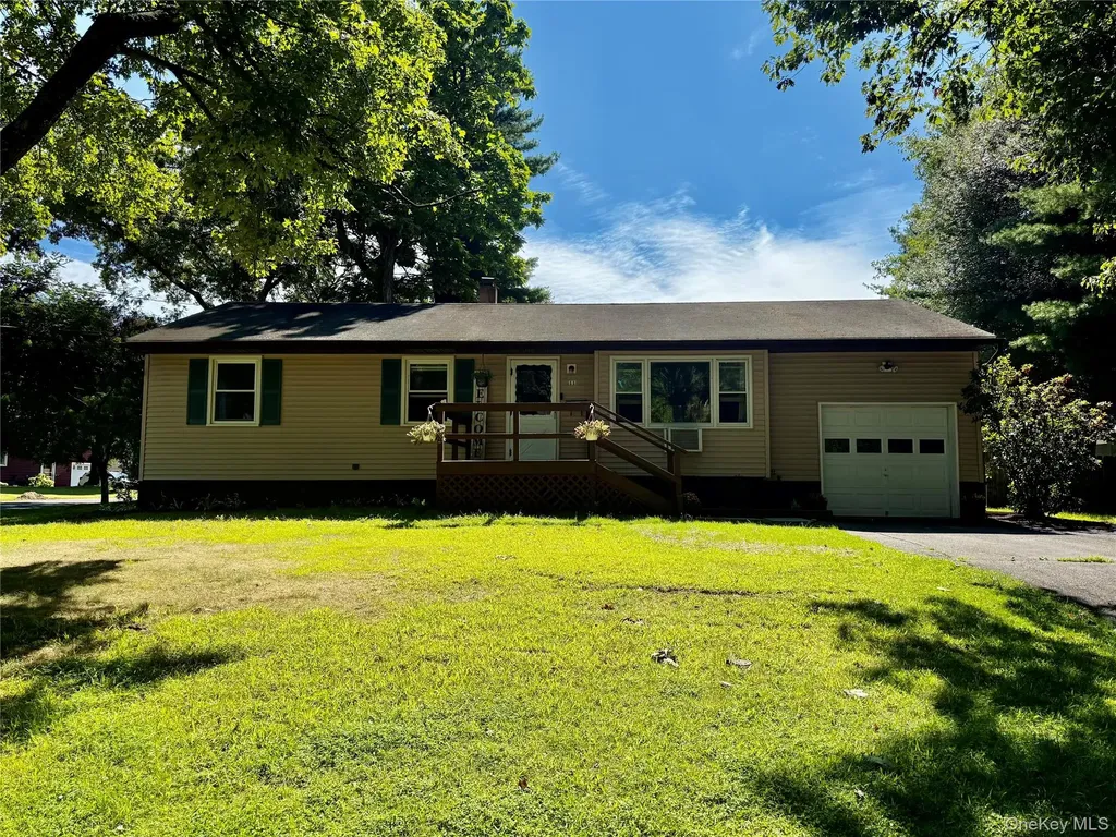 11 Cambridge Drive Red Hook NY 12571
