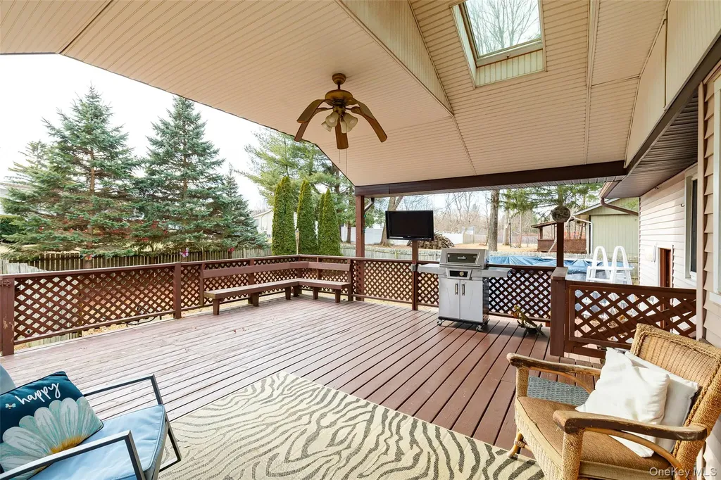 11 Cambridge Drive Red Hook NY 12571