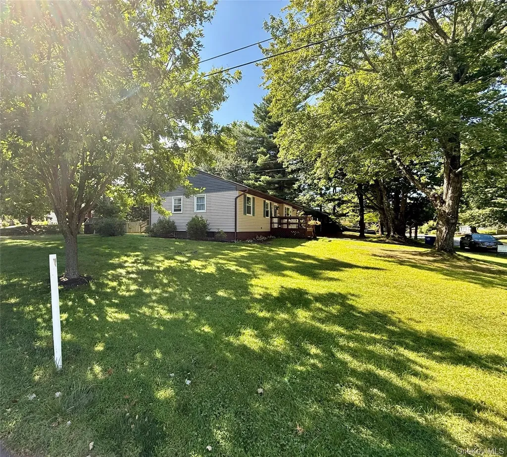 11 Cambridge Drive Red Hook NY 12571