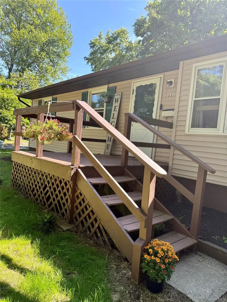 11 Cambridge Drive Red Hook NY 12571