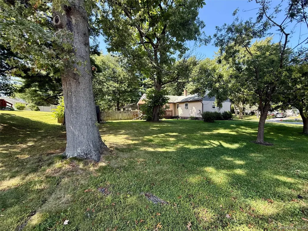 11 Cambridge Drive Red Hook NY 12571