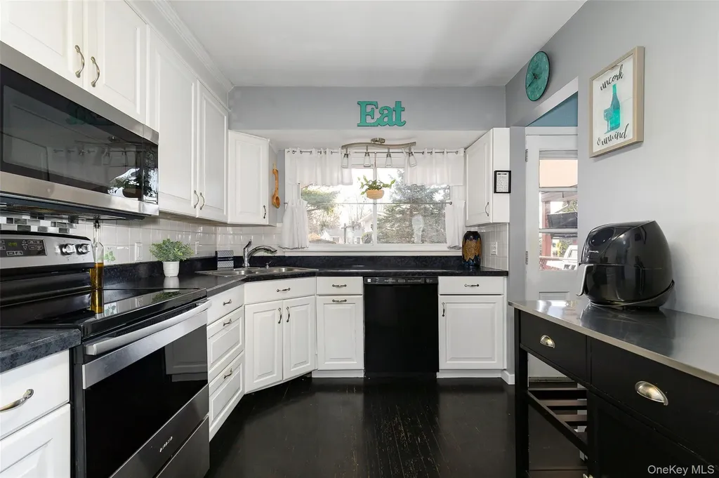 11 Cambridge Drive Red Hook NY 12571