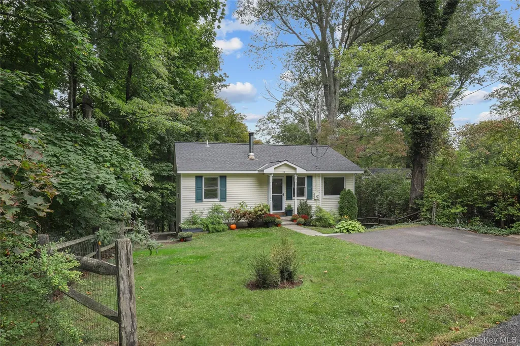 8 Hemlock Road South Salem NY 10590