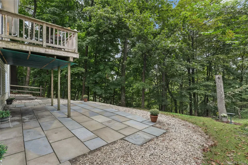 8 Hemlock Road South Salem NY 10590