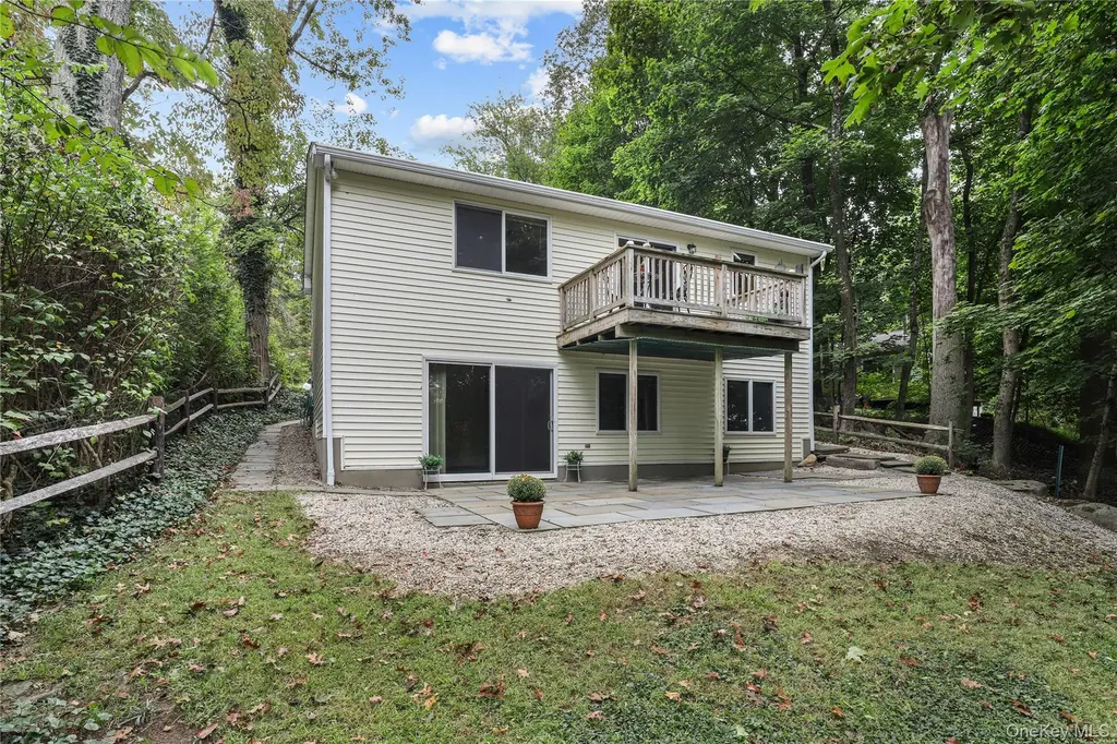 8 Hemlock Road South Salem NY 10590