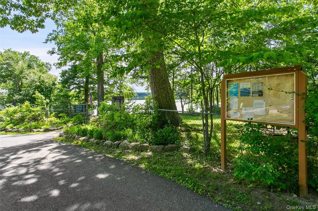 8 Hemlock Road South Salem NY 10590