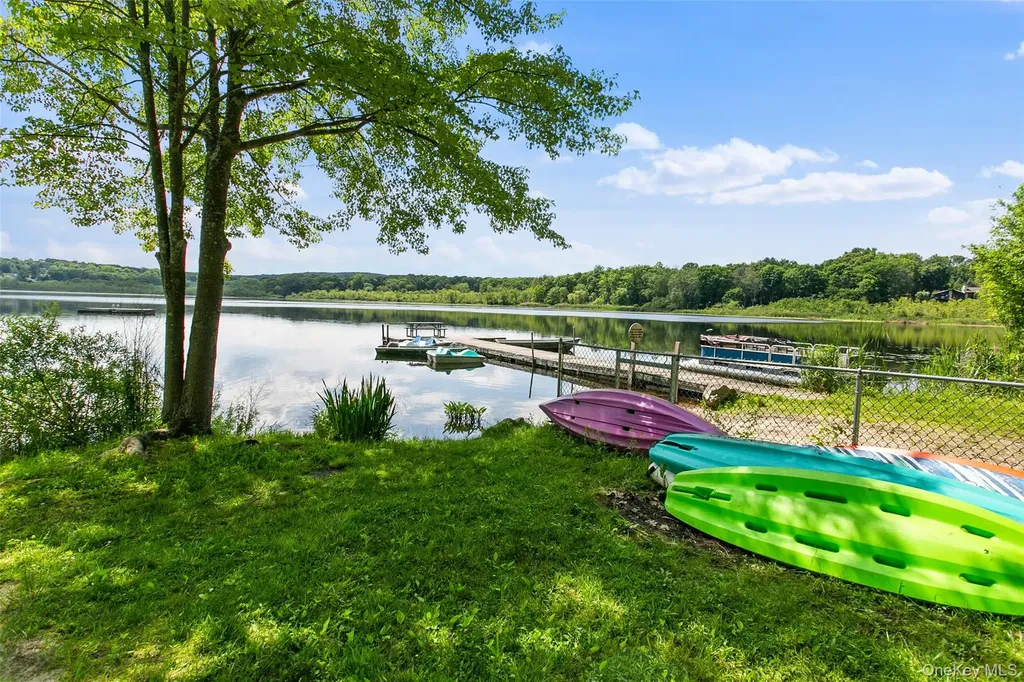 8 Hemlock Road South Salem NY 10590